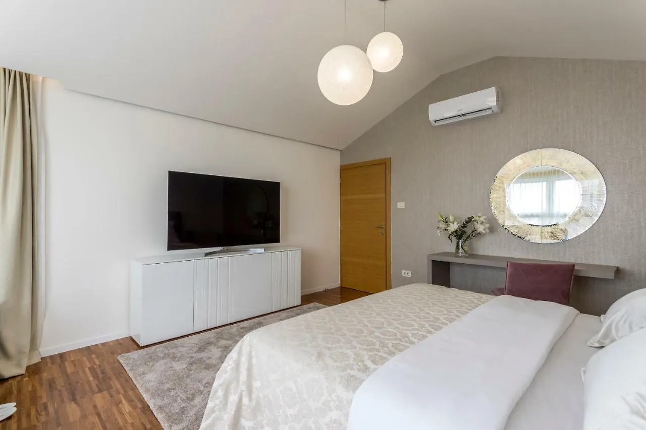 Villa Fox Exclusive Kastela 0*,