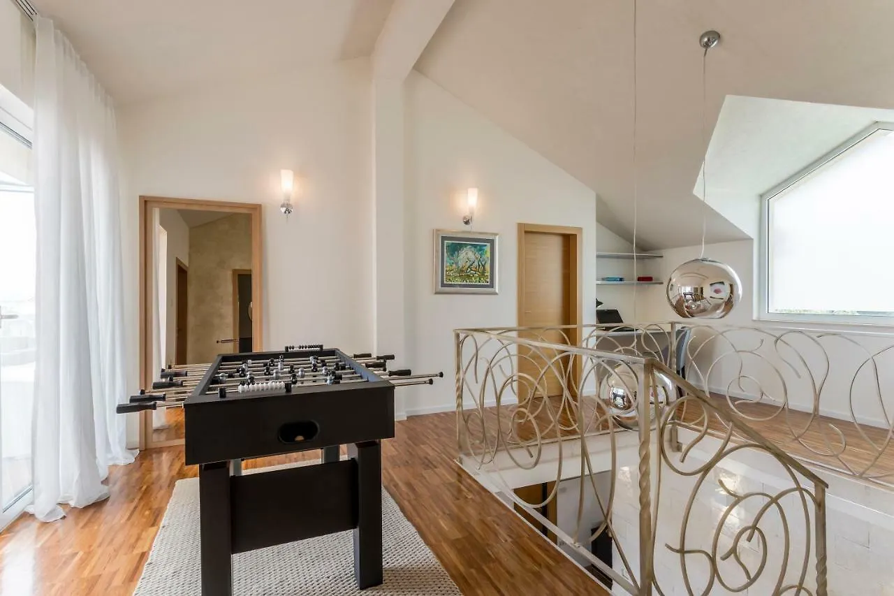 Villa Fox Exclusive Kastela
