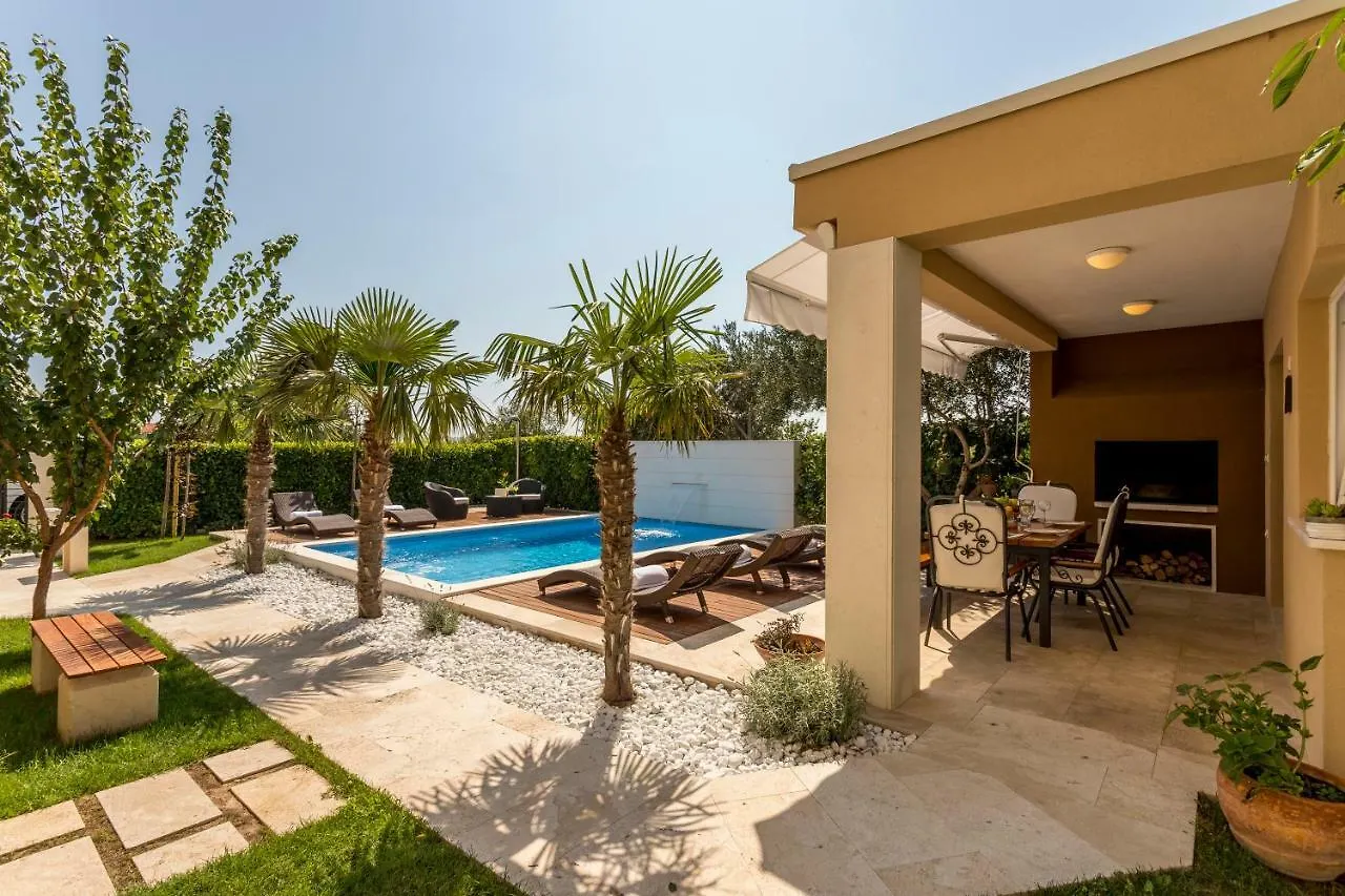 Villa Fox Exclusive Kastela 0*,  Croatia