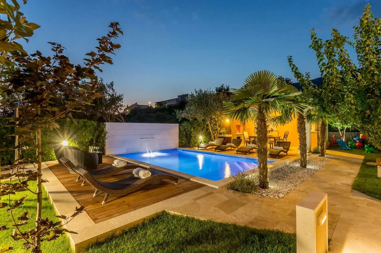 Villa Fox Exclusive Kastela