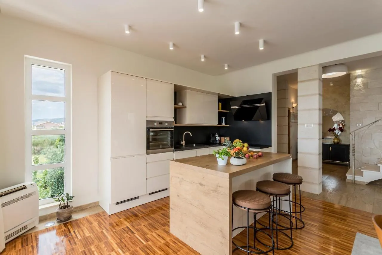 Villa Fox Exclusive Kastela 0*,
